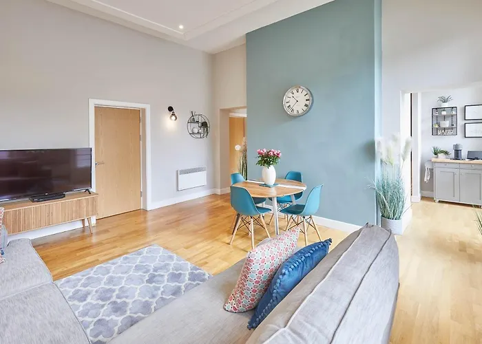Host & Stay - Easby Hall 2